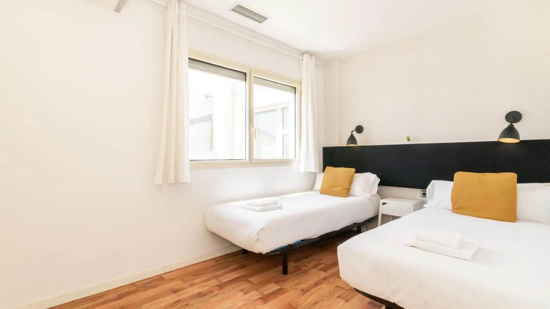 Unique Rentals - Placa Catalunya Central Apartments برشلونة 0*,  إسبانيا