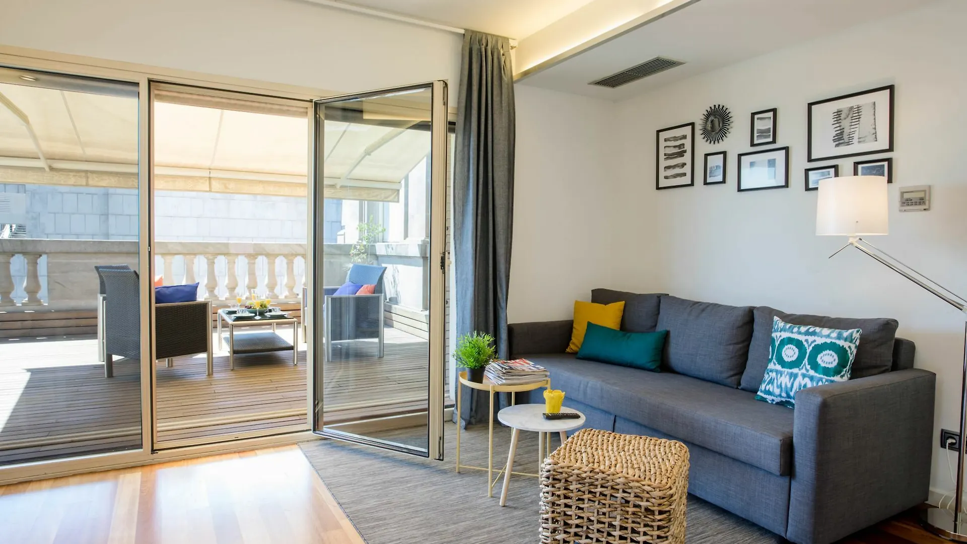 Unique Rentals - Placa Catalunya Central Apartments برشلونة إسبانيا